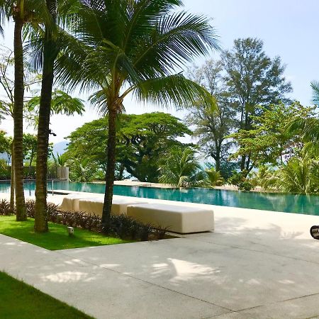 By The Beach - Luxury 2 Bedrooms Family Suite Batu Feringgi Exteriör bild