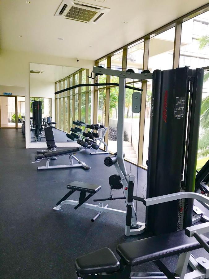 By The Beach - Luxury 2 Bedrooms Family Suite Batu Feringgi Exteriör bild